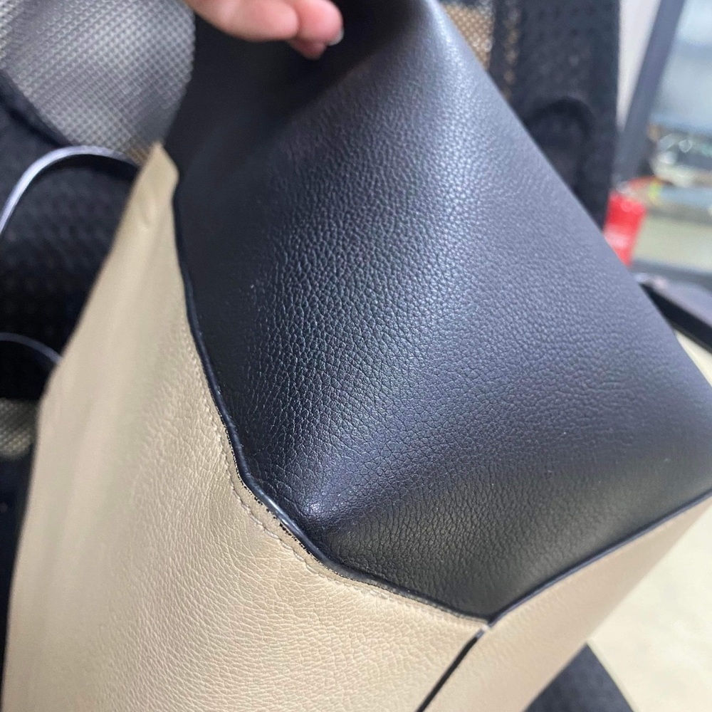 Louis Vuitton Lockme Shoulder Bag - Picture 6 of 8
